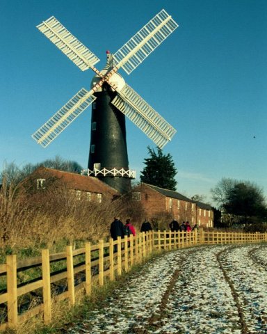 Skidby Windmill/photo by Arnold Underwood