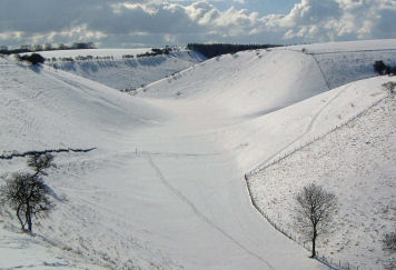 Snow on the Wolds at the head of Thixen Dale/from a photo by Arnold Underwood/Feb 2004